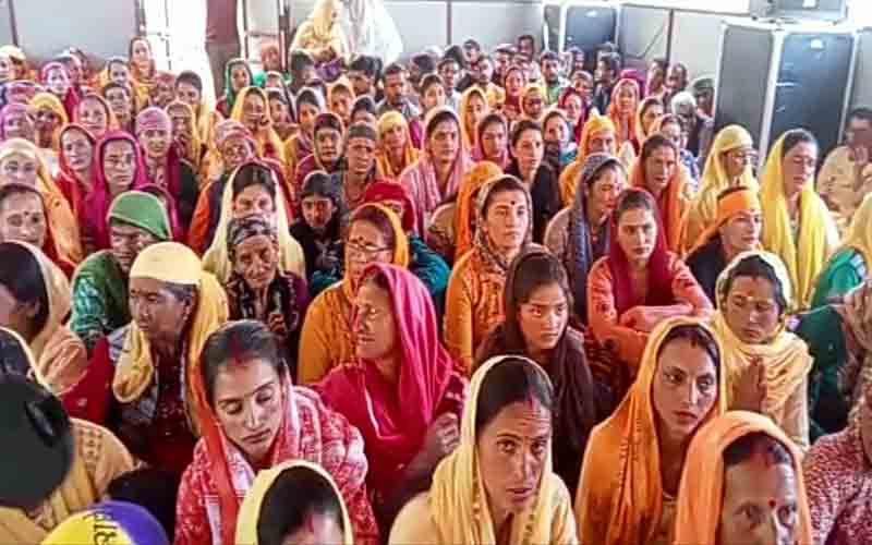 The audience was engrossed in the story of Lord Rama's life and Krishna Leela
