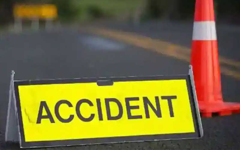 अज्ञात वाहन ने सड़क किनारे चल रहे 5 श्रद्धालुओं को मारी टक्कर, चालक मौके से फरार