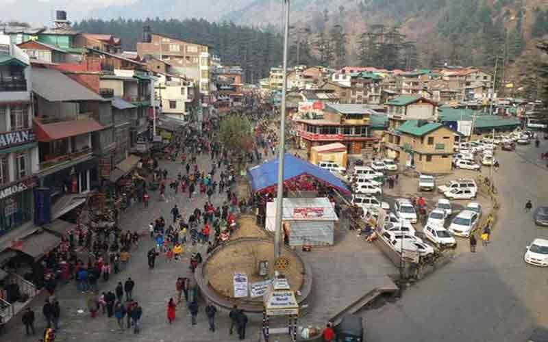 पर्यटन नगरी मनाली में वीकेंड पर बढ़ी पर्यटकों की संख्या, ऑनलाइन बुकिंग….