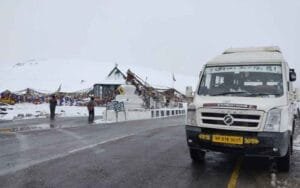 Weather changed, fresh snowfall on high peaks of Himachal