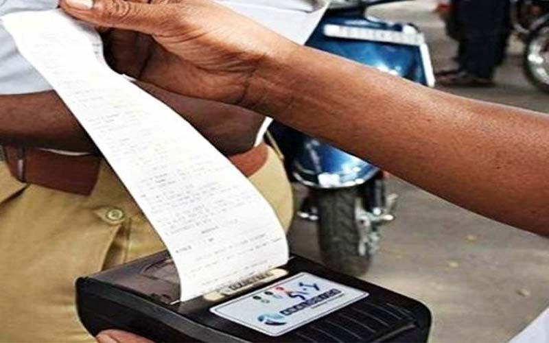 पॉलीथिन का इस्तेमाल करने पर दो दुकानदारों सहित धूम्रपान पर किए 10 चालान