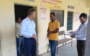 Inspection of polling stations in border areas with Punjab