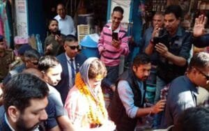 Priyanka-Gandhi-reached-Man