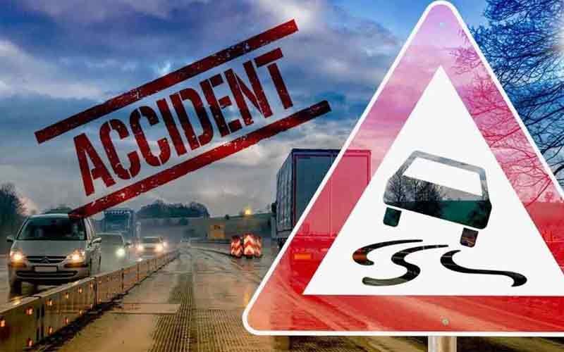 गाड़ी के दुर्घटनाग्रस्त होने से व्यक्ति की मौत, एक घायल