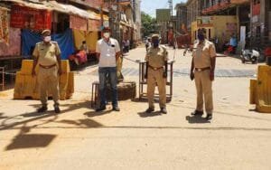 The movement of vehicles will remain closed on the main square till November