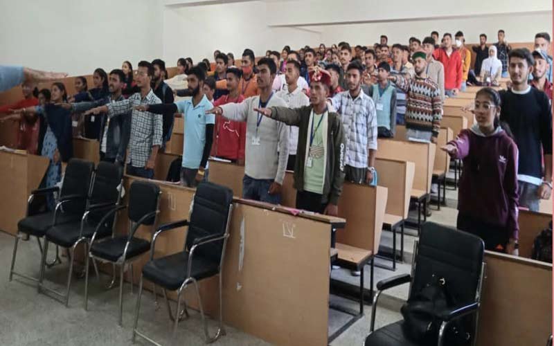 नए मतदाताओं के लिए मतदाता जागरूकता शिविर आयोजित