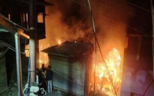 A fire broke out in the slums near the temple office, due to cylinder burst...