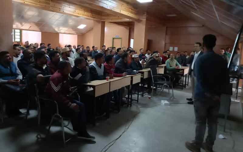 चुनाव ड्यूटी में तैनात सभी अधिकारी व कर्मचारी अपने दायित्व का बखूबी करें निर्वहन: जिला निर्वाचन अधिकारी