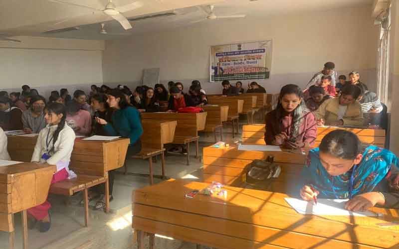 संविधान दिवस पर केंद्रीय संचार ब्यूरो शिमला द्वारा शिलाई कॉलेज में दो दिवसीय कार्यक्रम का आयोजन