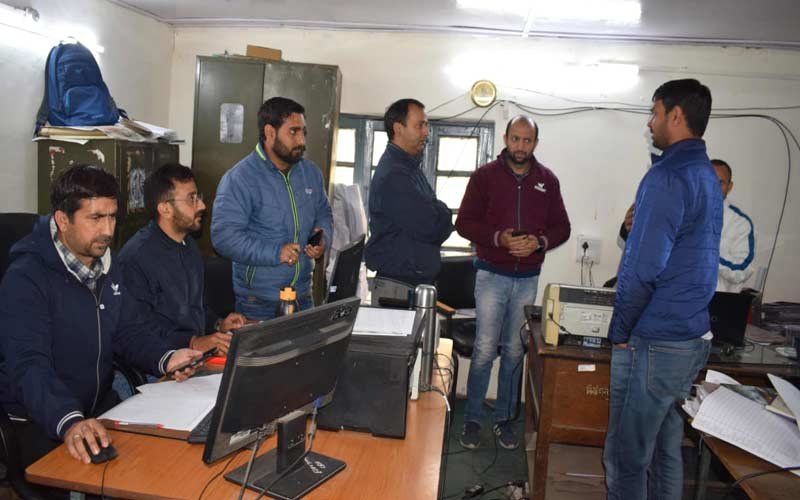 डीसी राणा ने वेबकास्टिंग निगरानी और पीडीएमएस केंद्र का किया निरीक्षण