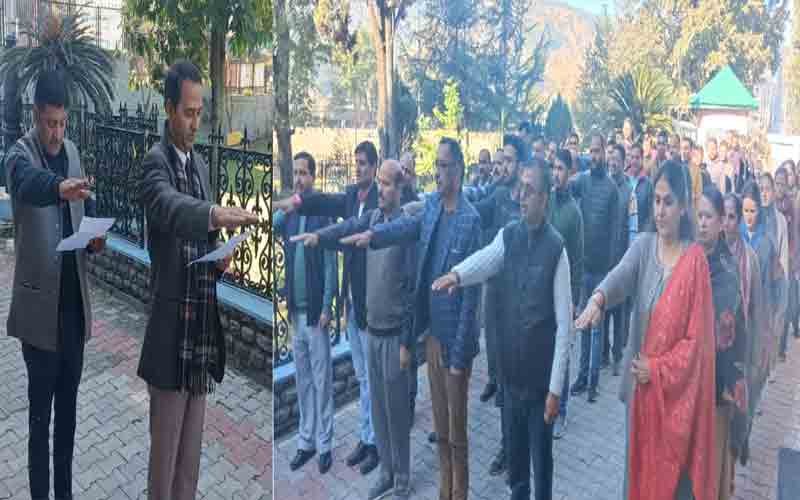 संविधान दिवस के अवसर पर उपायुक्त डीसी राणा ने दिलाई शपथ