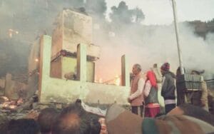 Fierce fire in Himachal, cattle sheds including three houses burnt to ashes