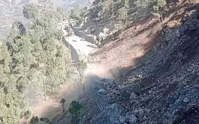 फिर अवरुद्ध हुआ एनएच-707, दोनों तरफ वाहनों की लगी लंबी कतारें