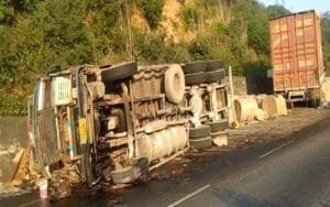Uncontrolled-truck-overturn.jpg