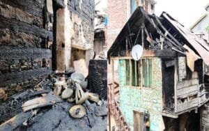 19 members of 3 families became homeless, loss of 50 lakhs