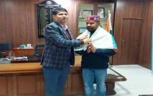 Captain Virendra Singh of Daff and Duff T20 team honored by Deputy Commissioner