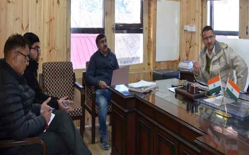 केलांग बस अड्डे में इलेक्ट्रिक चार्जिंग स्टेशन का कार्य प्रगति पर- उपायुक्त