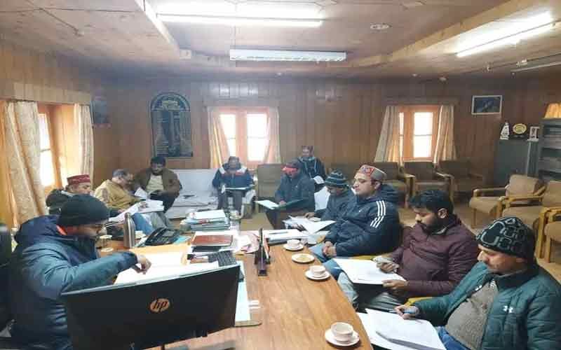 Executive committee meeting at Eklavya Adarsh ​​Vidyalaya, for the convenience of the students...