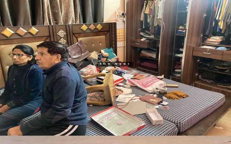 नोएडा गया था परिवार और पीछे से चोरों ने घर में लगा दी सेंध, कीमती सामान ले उड़े