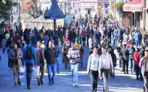 Hillsqueen buzzing with tourists before the weekend, tourism businessmen excited