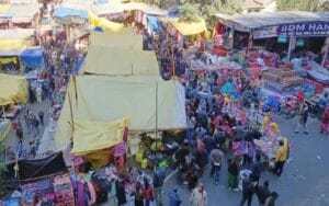 Open lottery of traders, huge crowd of buyers gathered even after the end of the fair