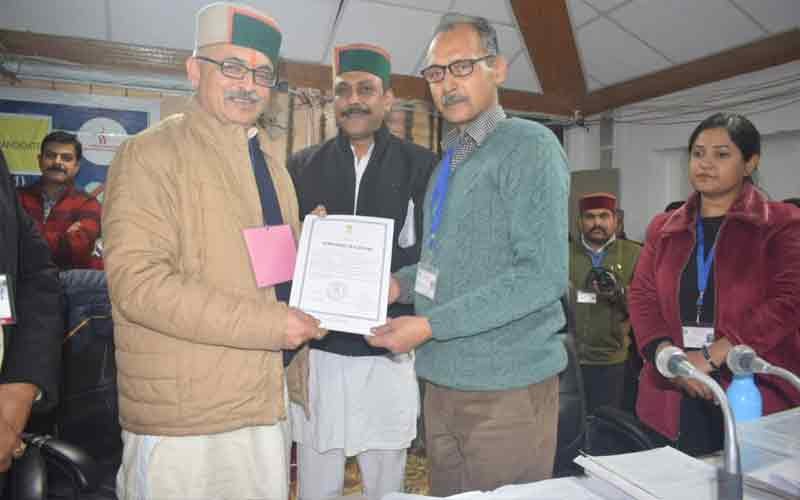 नाहन विस क्षेत्र के 121 पोलिंग बूथों में इन पर सोलंकी और डॉ बिंदल को मिली बढ़त