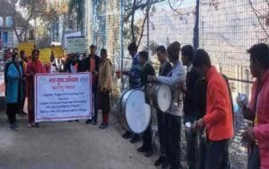 The women of Karganu gave the message of de-addiction by walking six kilometers