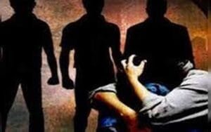 The young man was beaten up in the room by taking hostage, the police against the accused….