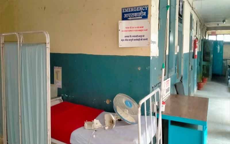 The youth created a ruckus in the hospital, vandalized fiercely