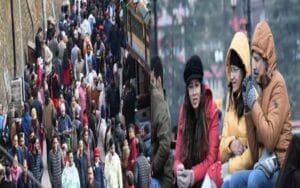 Tourists-throng-Himachal-fo.jpg
