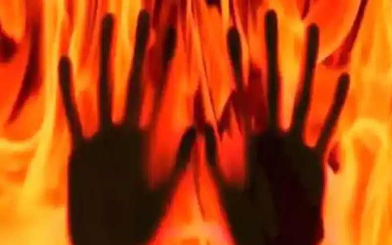 आग की चपेट में आने से चौकीदार की दर्दनाक मौत