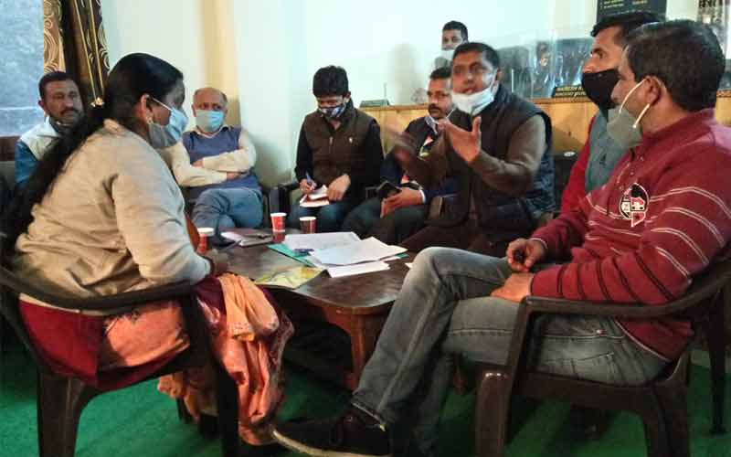 चार सालों में भी धरातल पर नहीं उतर पाई आदर्श ग्राम योजना