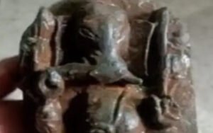 Ancient-idol-of-Lord-Ganesh.jpg