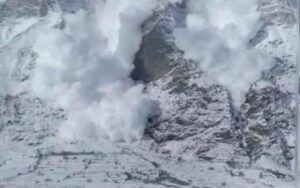 Avalanche-in-Lahaul-Spiti-.jpg