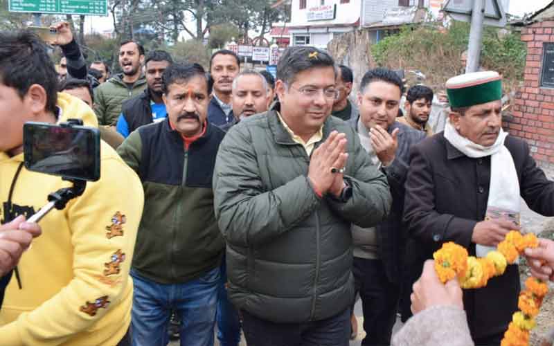 बुटेल को आशीष देनें सड़कों पर उमड़ा जनसैलाब