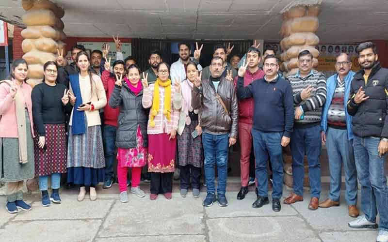 Deputy Commissioner's Office Employees Union encouraged all Deputy Chief Ministers for OPS restoration