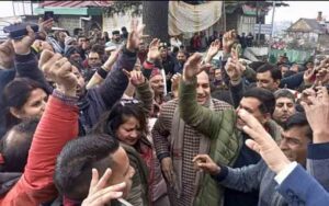 Employees gathered outside the state secretariat for OPS restoration, cast dance