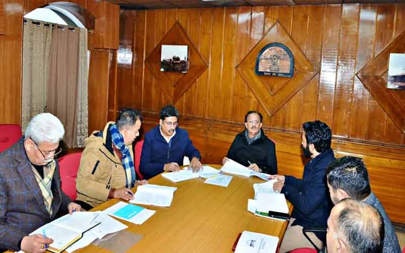 उद्योग मंत्री ने औद्योगिक परियोजनाओं की करी समीक्षा, दिए यह निर्देश…