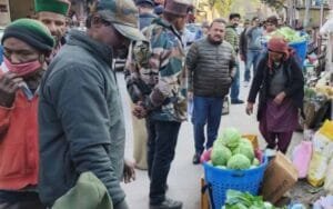 Major action against street vendors, shopkeepers ran away with goods