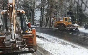More-than-300-roads-closed-.jpg