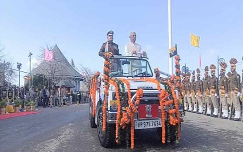 Republic Day celebrated in the entire state, the Governor hoisted the tricolor at the ridge ground