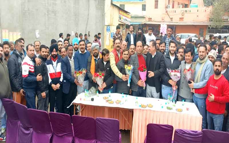 मान सिंह कुंडल्स को सौंपी बद्दी व्यापार मंडल के प्रधान की जिम्मेदारी