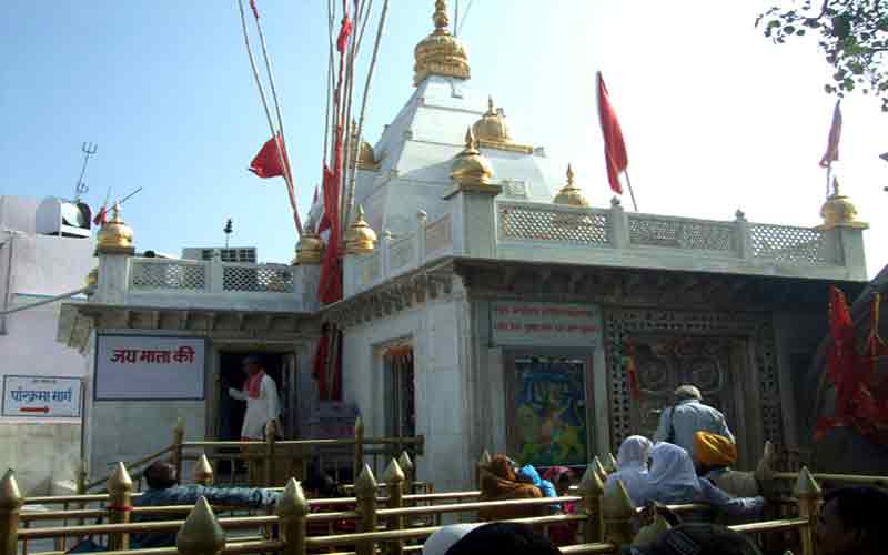 Shri-Naina-Devi-Temple.jpg