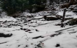 Snowfall in famous religious place Churdhar, snowfall in Rajgarh too