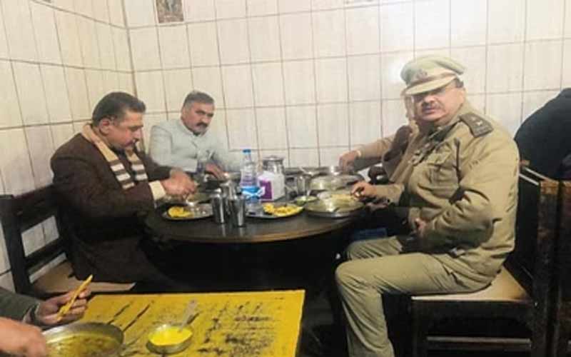 अचानक मुख्यमंत्री को सामने देख हैरान रह गए लोग, खुशी का नही रहा कोई ठिकाना