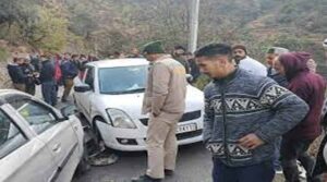 Two-cars-collided-on-Shimla.jpg