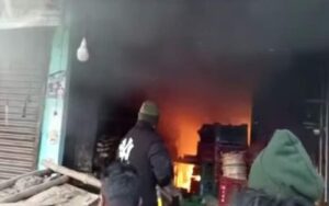 Vegetable shop caught fire, loss of thousands