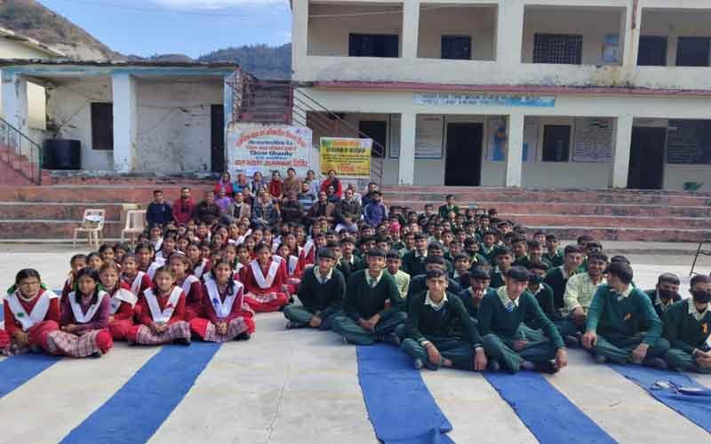 कमरऊ में बच्चों को दी शिक्षा का अधिकार अधिनियम व पोक्सो एक्ट की जानकारी