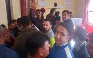 Truck operators raised slogans against the government, even after 49 days...