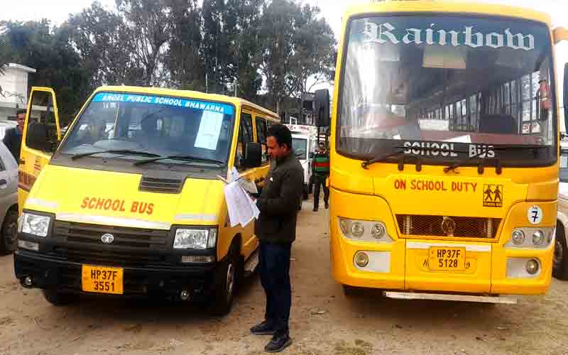 रोड सेफटी नियमों के तहत जिले में जांची 905 स्कूल बसें